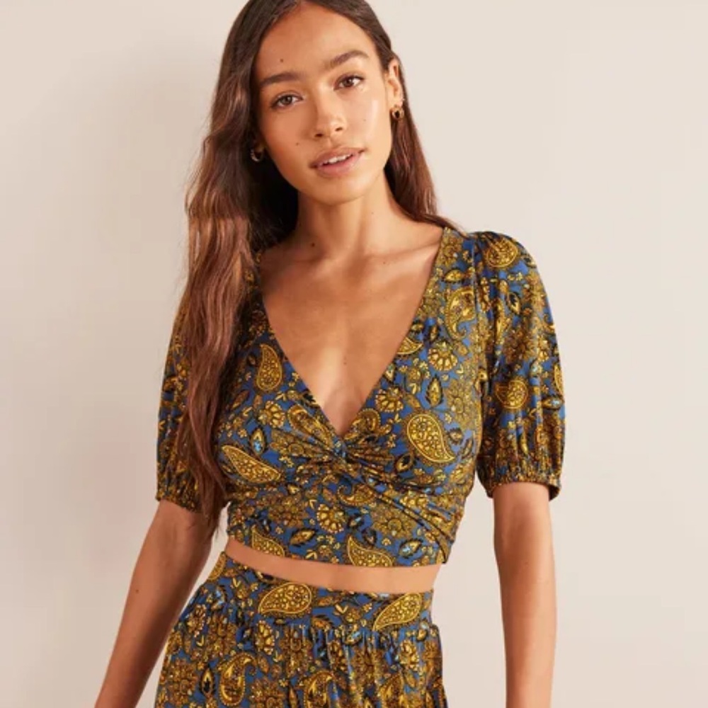 Boden crop twist detail paisley top